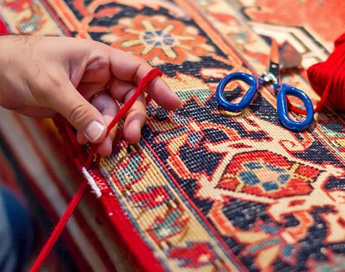 خدمات تخصصی و حرفه ای رفوی فرش در قالیشویی نظر آباد